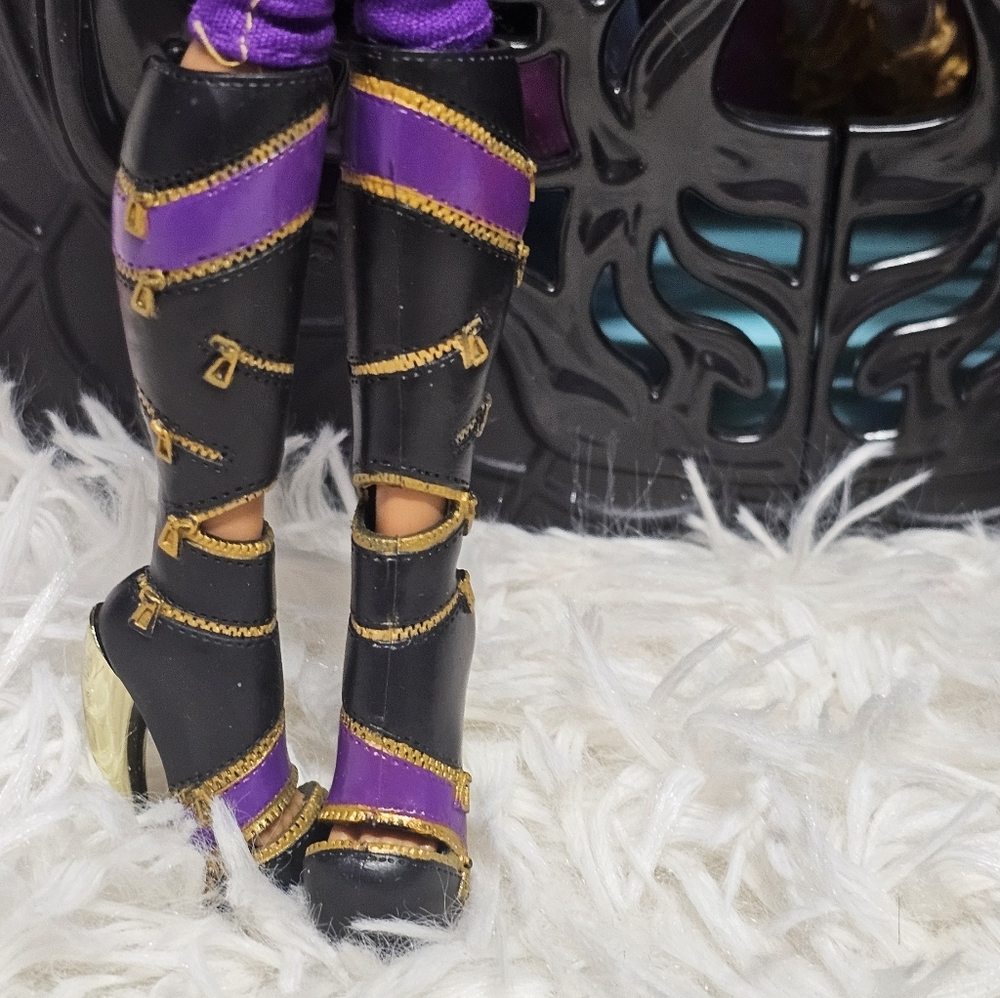 Monster High G1 Schools Out Clawdeen  Wolf Doll Dated 2008 Released 2011 Wave 2 - Picture 5 of 7